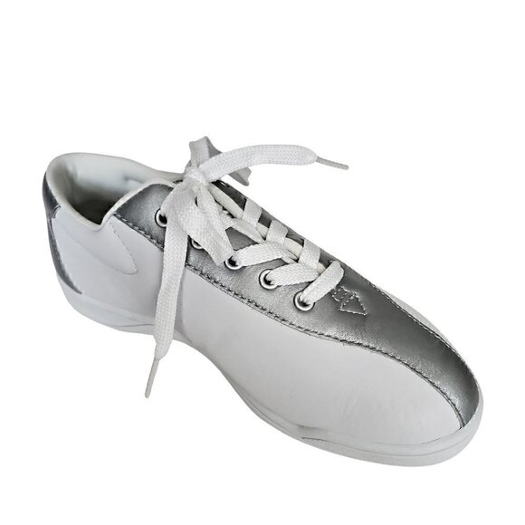 Easy Spirit ESAP1 White & Silver Leather Sneakers NIB - Picture 1 of 2